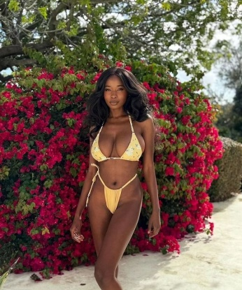 Изысканная и горячая шатенка приглашает на встречу состоятельного и нежного мужчину. Готова погрузить тебя в атмосферу страсти и удовольствия, подарить незабываемые минуты счастья. Фото мои, без обмана! 3360, 19 лет